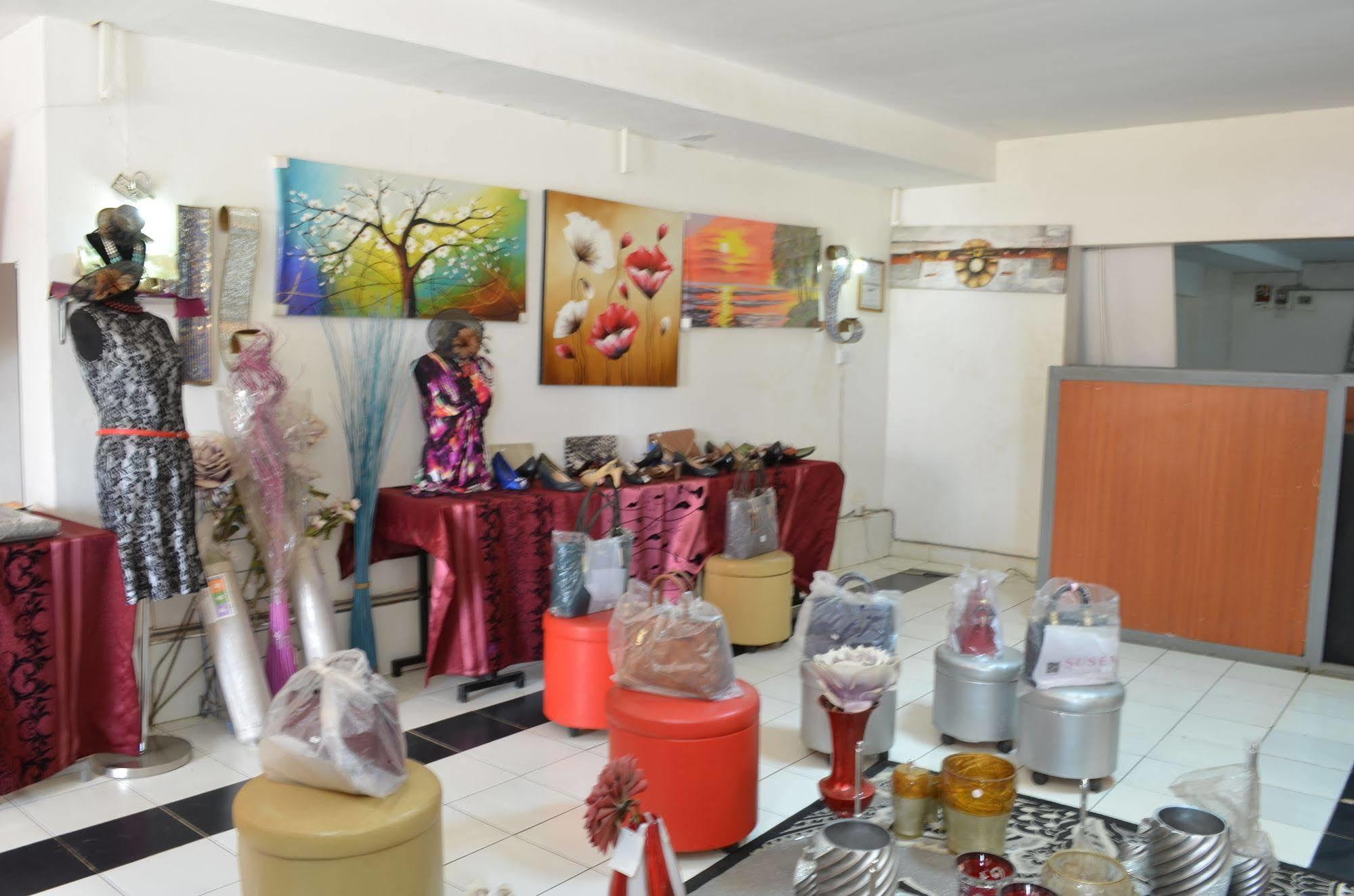Royal City Dubai Complex Kisumu Zewnętrze zdjęcie