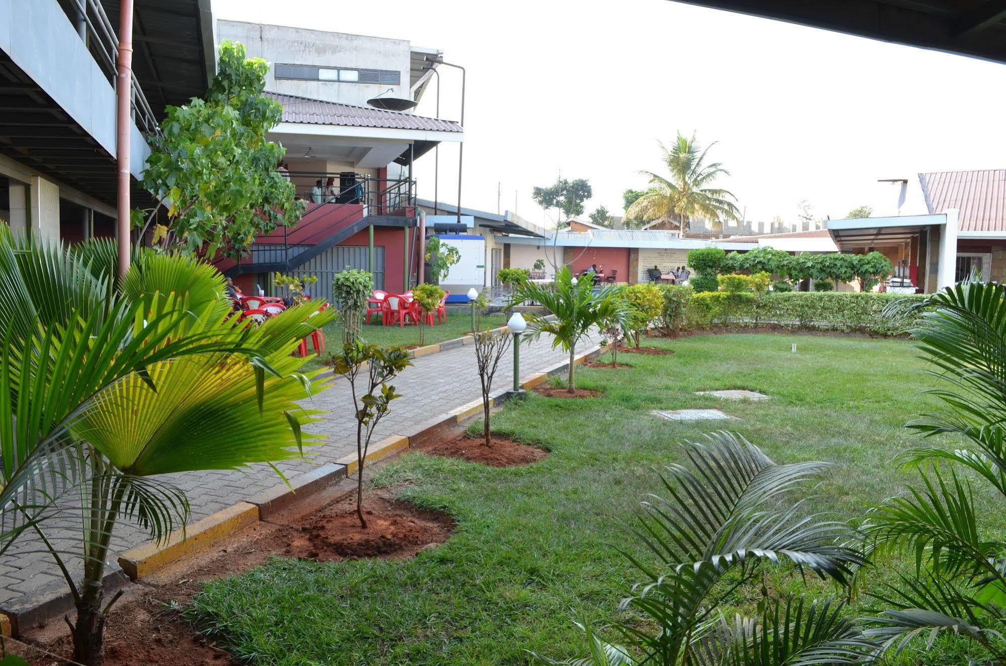Royal City Dubai Complex Kisumu Zewnętrze zdjęcie